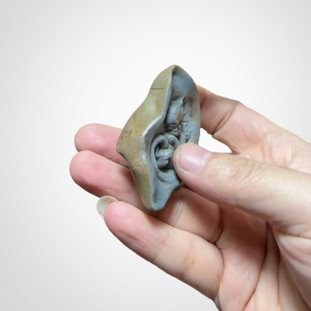 Monkey descending to the world of Gobi original stone carving play handles pendant